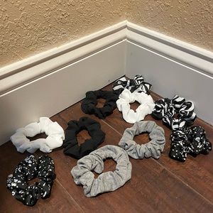 10 black and white scrunchies